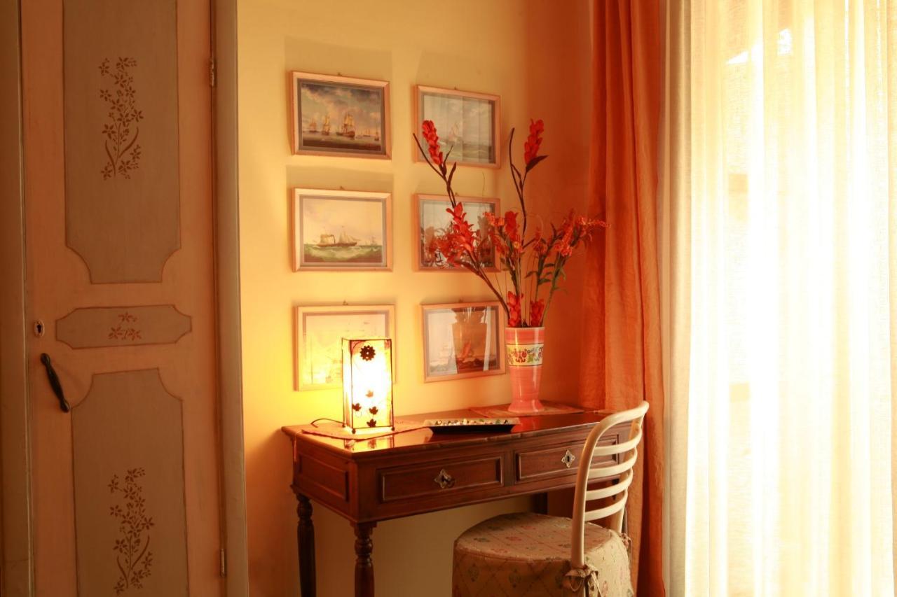 プラーイア・ア・マーレ Al Vecchio Pioppo Bed & Breakfast エクステリア 写真