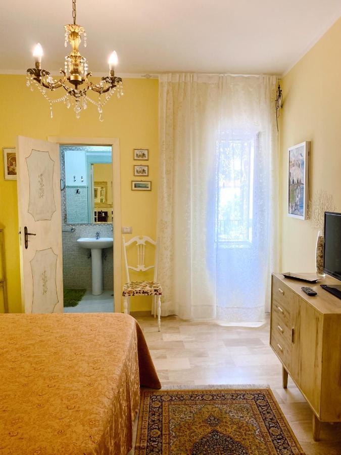 プラーイア・ア・マーレ Al Vecchio Pioppo Bed & Breakfast エクステリア 写真