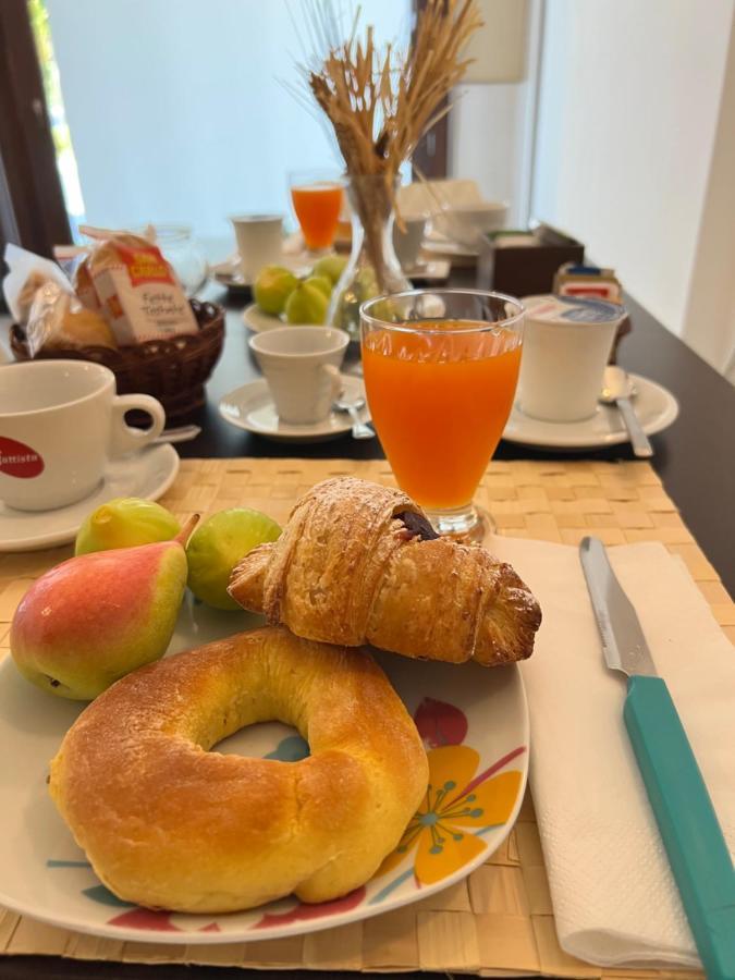 プラーイア・ア・マーレ Al Vecchio Pioppo Bed & Breakfast エクステリア 写真