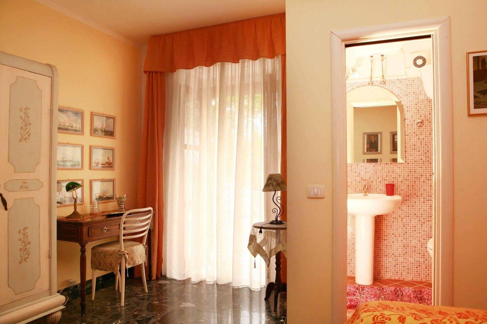 プラーイア・ア・マーレ Al Vecchio Pioppo Bed & Breakfast エクステリア 写真