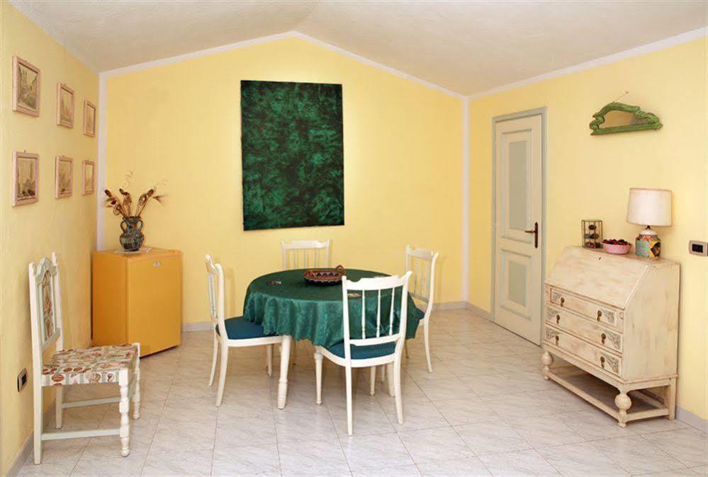 プラーイア・ア・マーレ Al Vecchio Pioppo Bed & Breakfast エクステリア 写真